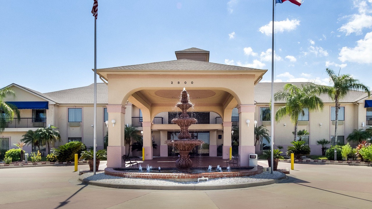 Photo of Buildings in Ingleside