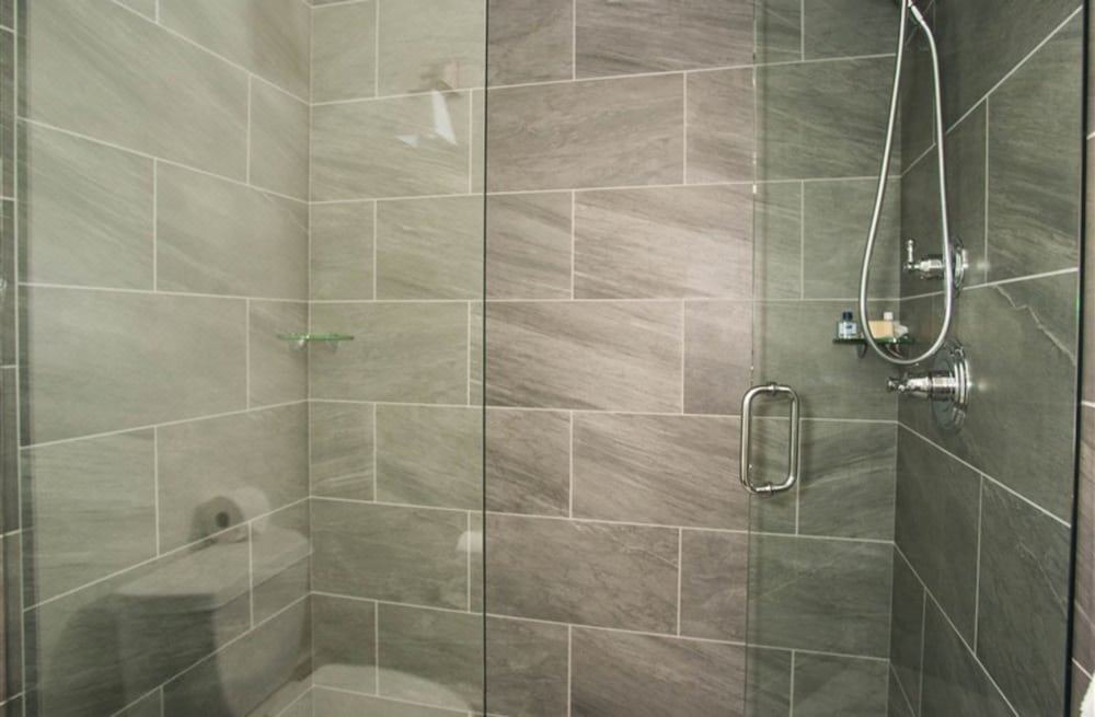 Photo of Bathroom in Venable