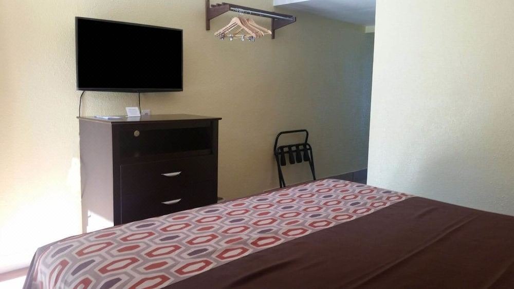 Photo of Bedroom in Groves
