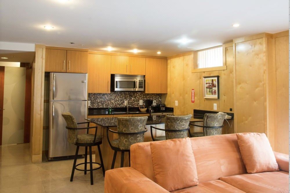 Photo of Livingroom in Mount Vernon Square