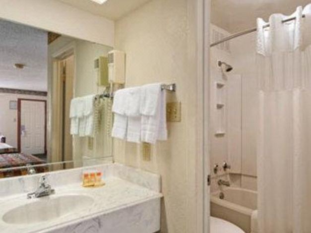 Photo of Bathroom in Marshall