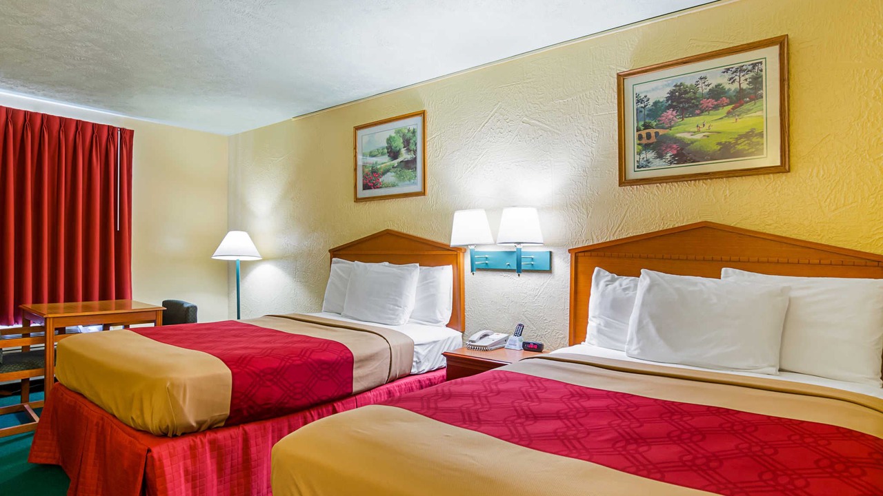 Photo of Bedroom in Lansing