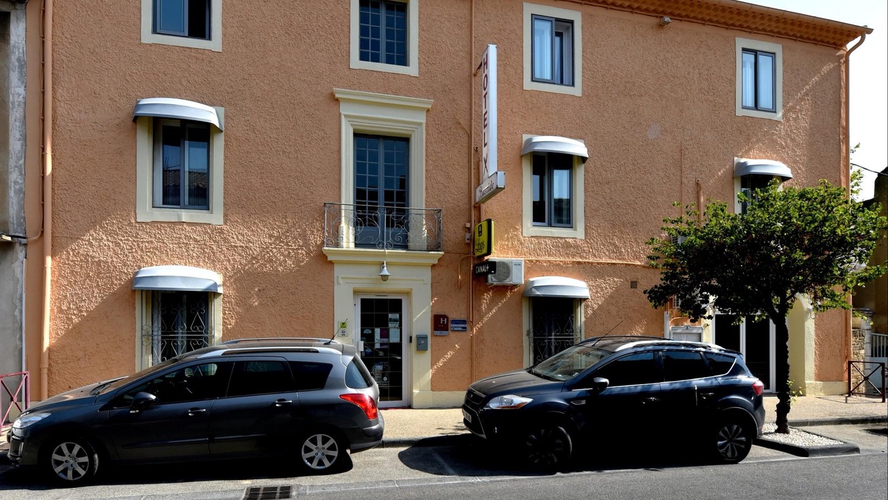 Photo of Buildings in Entraigues-sur-la-Sorgue