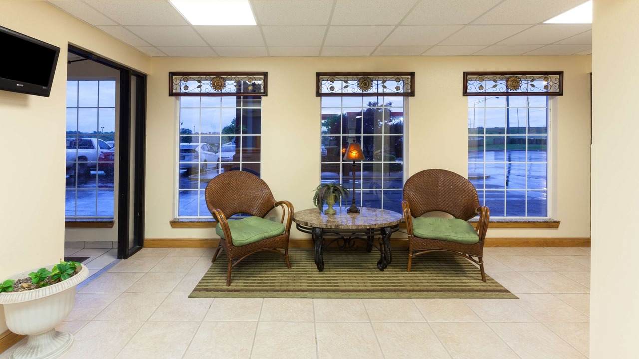 Photo of Livingroom in Shawnee