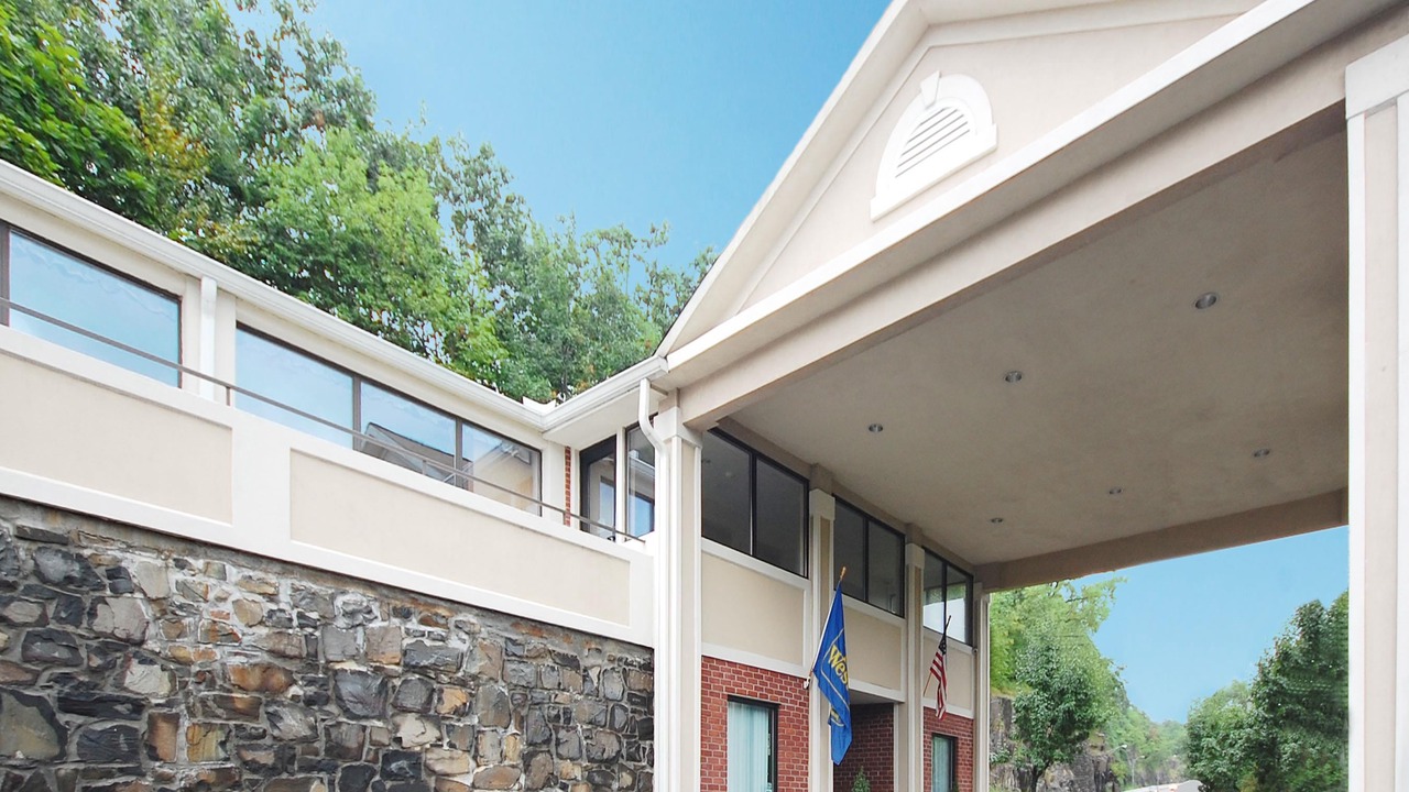 Photo of Buildings in Fort Lee