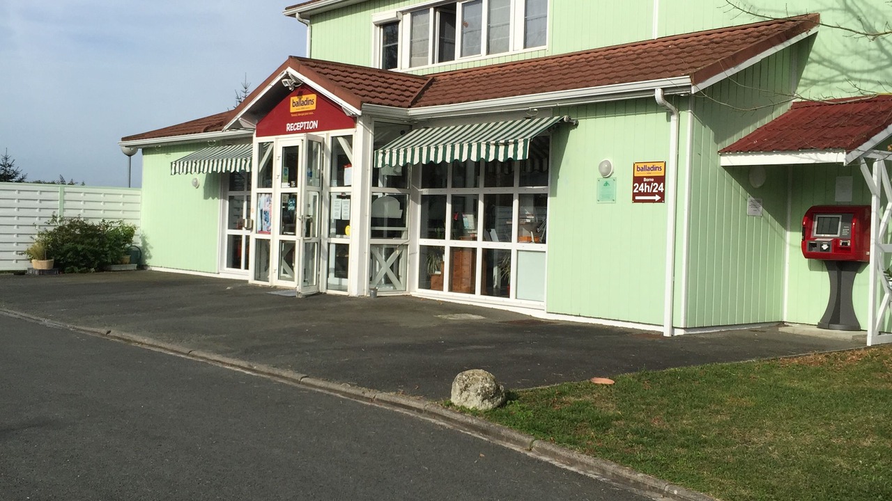 Photo of Buildings in Saintes