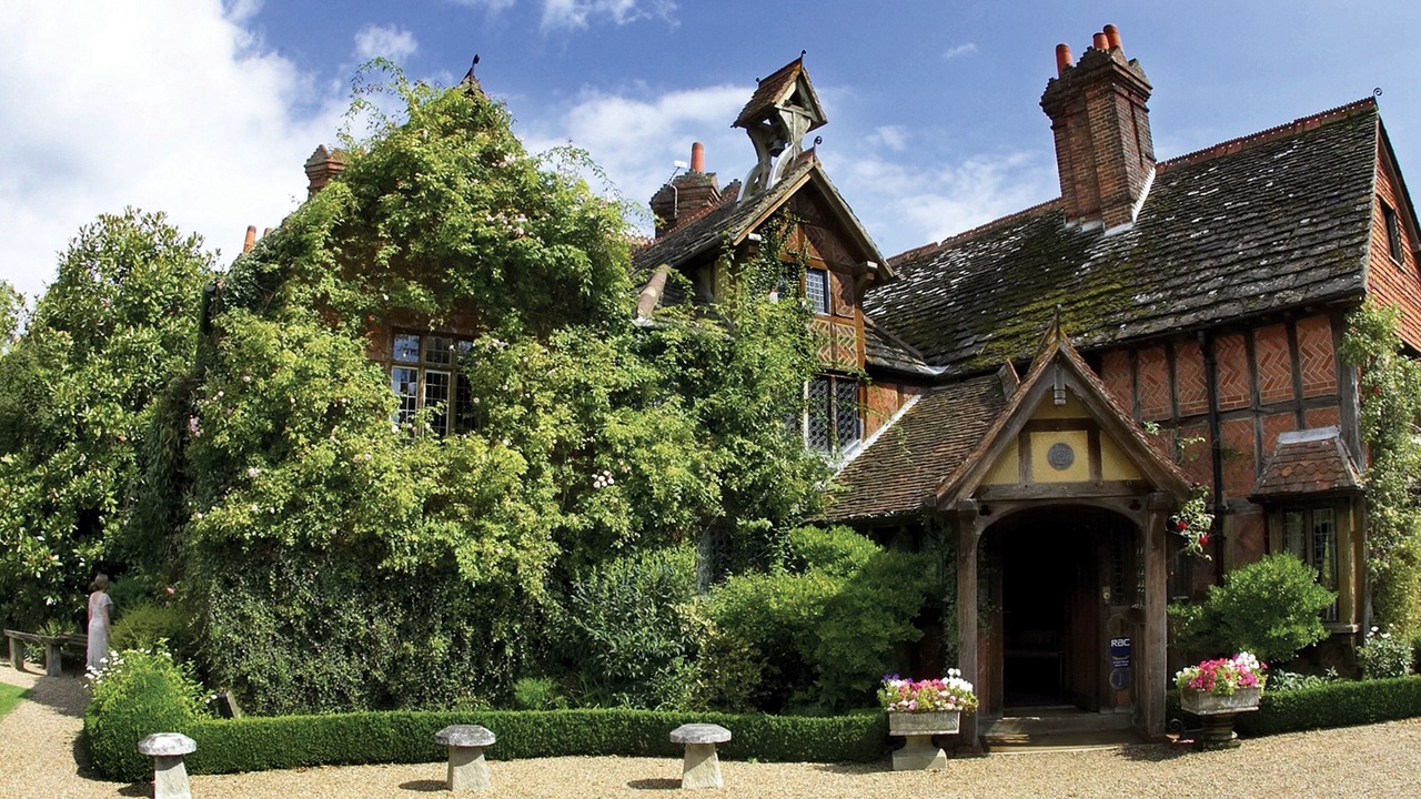 Photo of Buildings in Horley