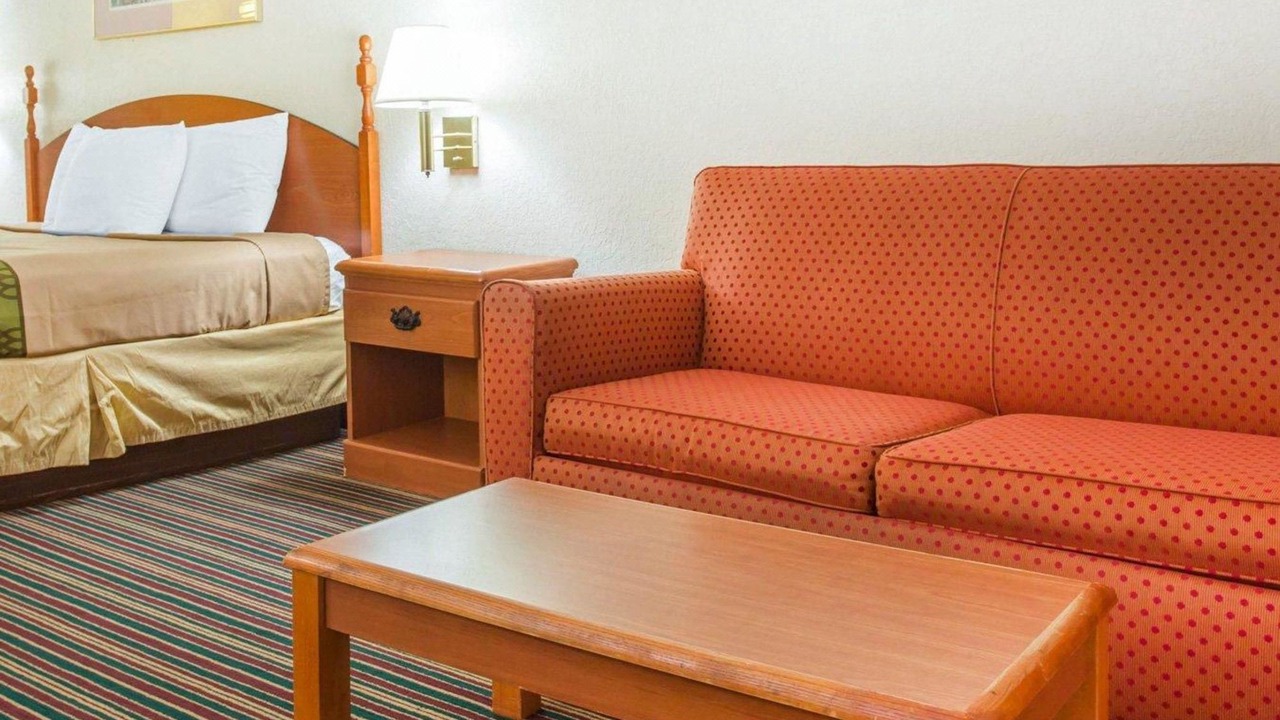 Photo of Livingroom in Tucker