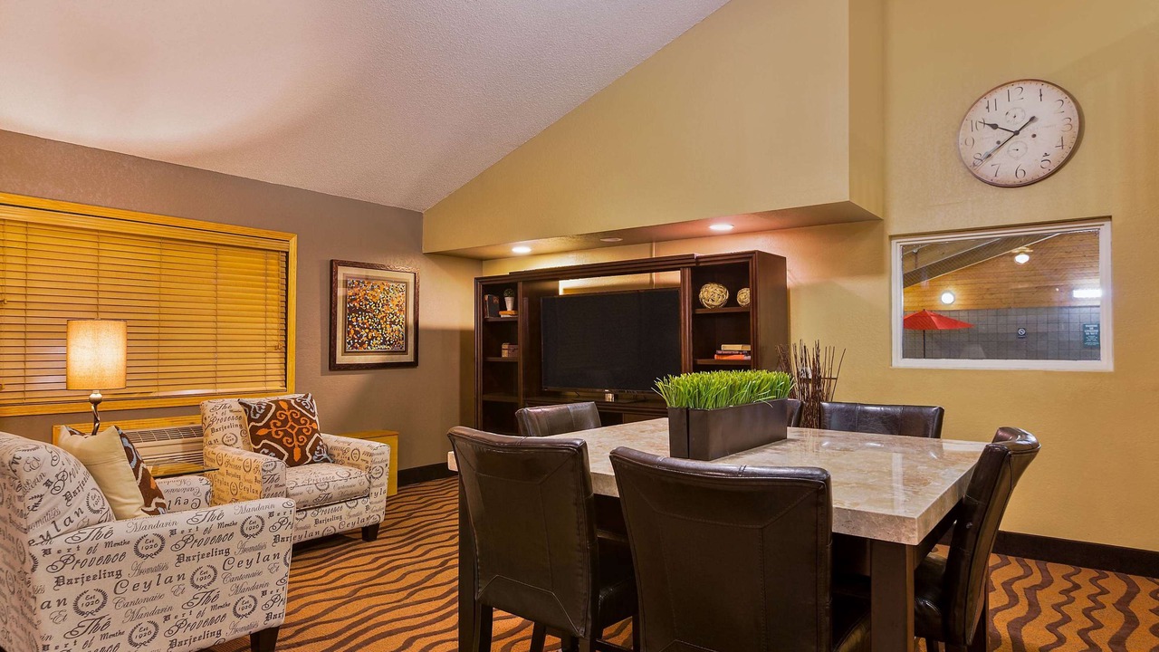 Photo of Livingroom in Algona