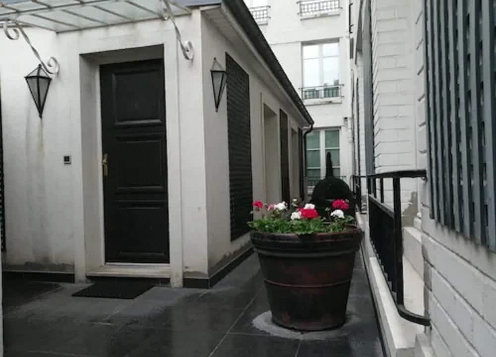 Photo of Others in Neuilly-sur-Seine
