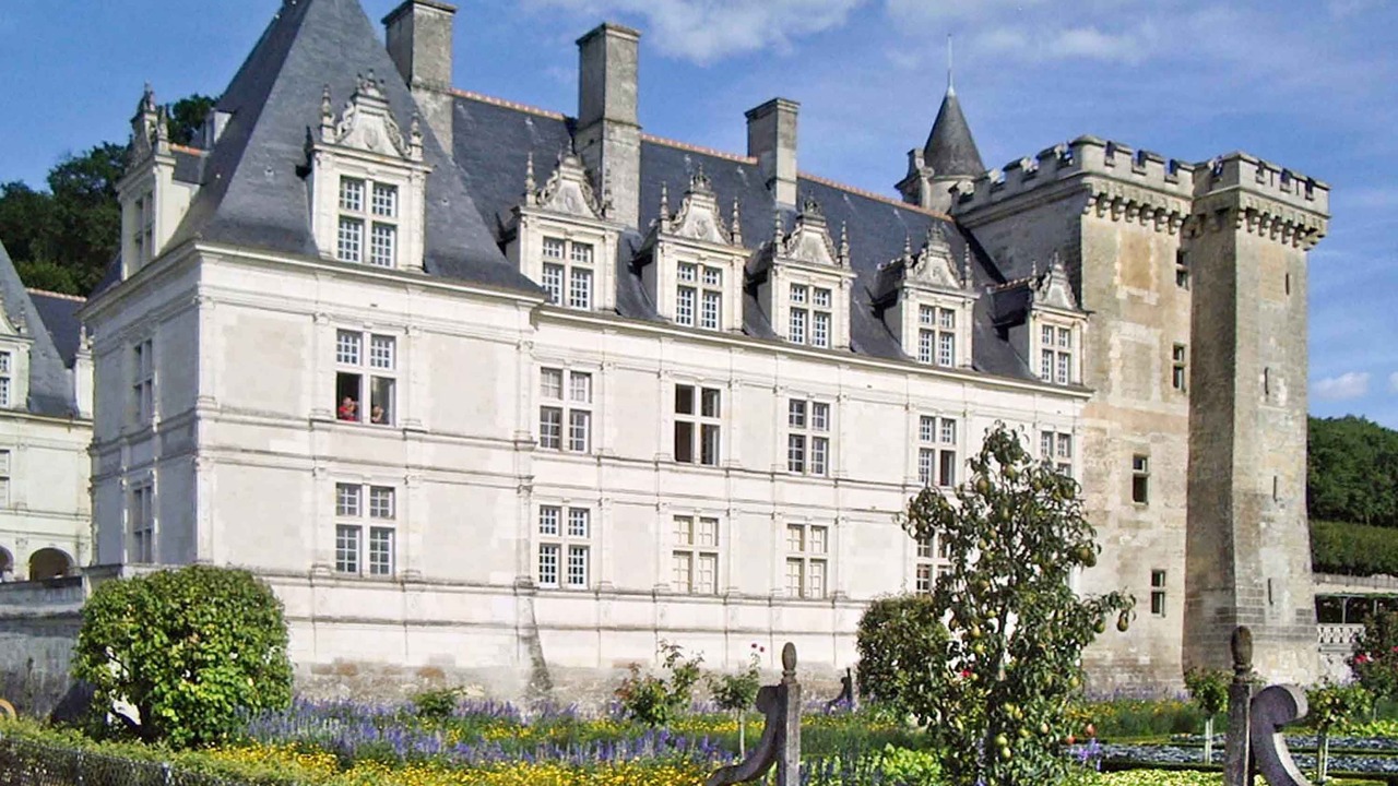 Photo of Buildings in Joue-les-Tours