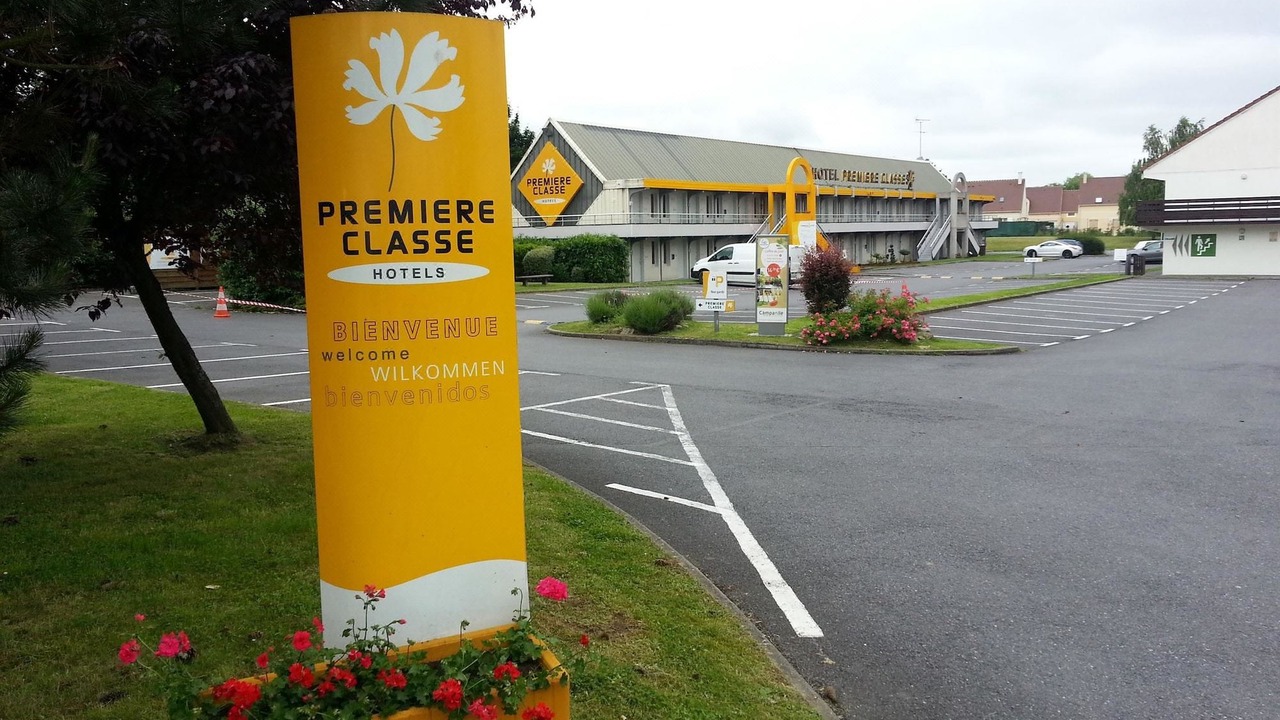 Photo of Buildings in Chaumontel