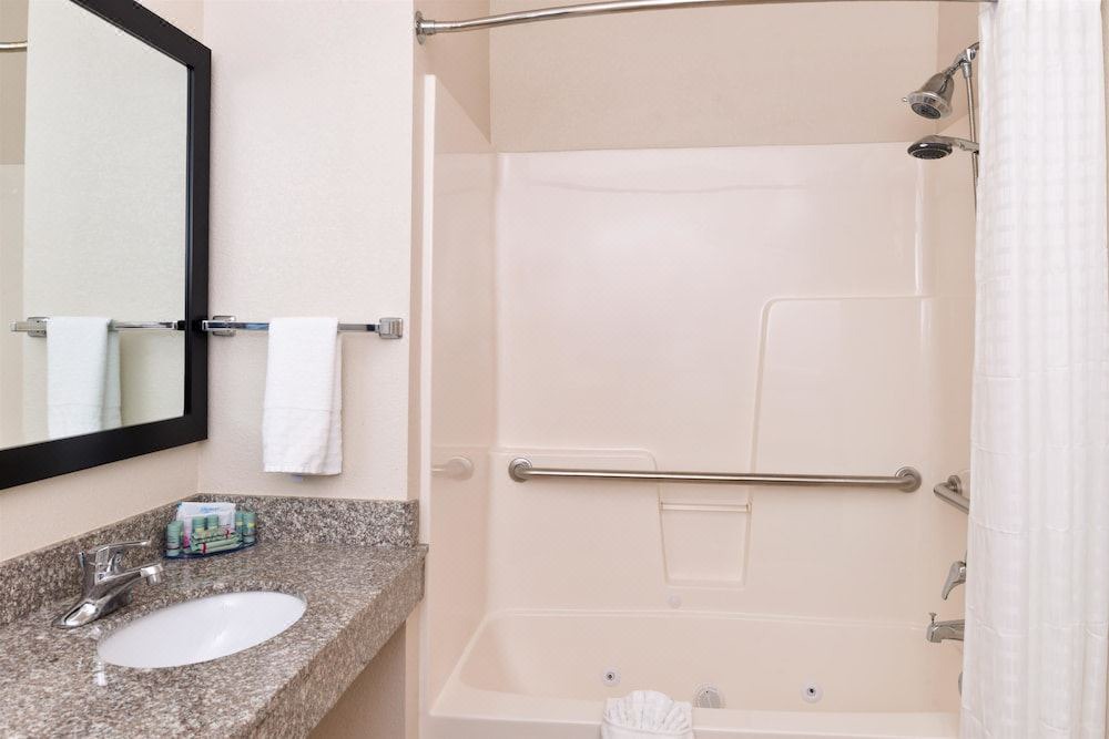 Photo of Bathroom in Neosho