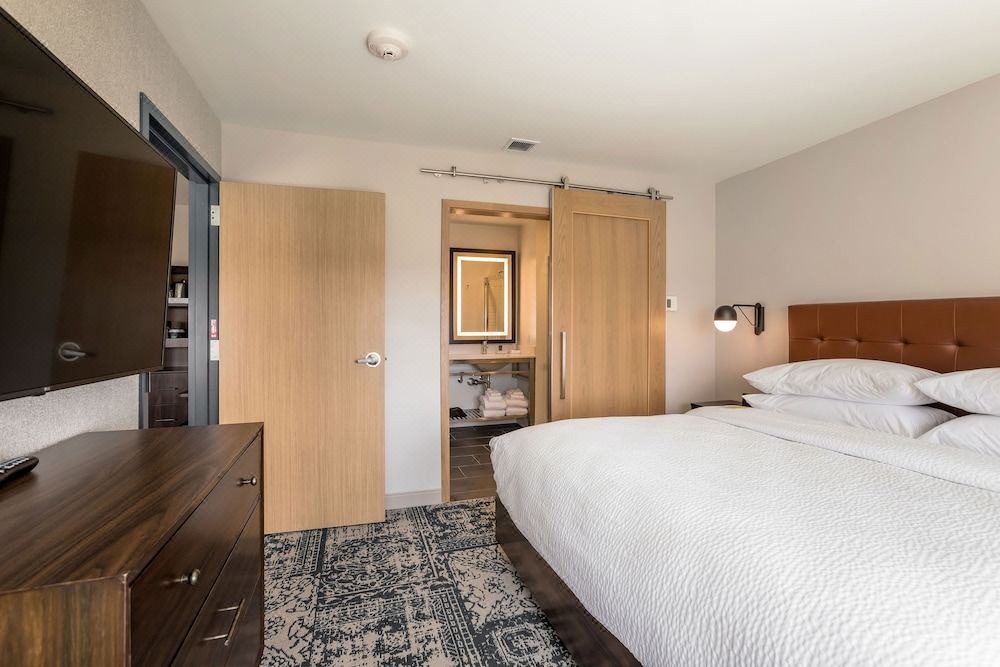 Photo of Bedroom in Simonton Lake