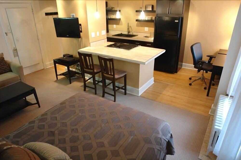 Photo of Livingroom in Yankee Hill