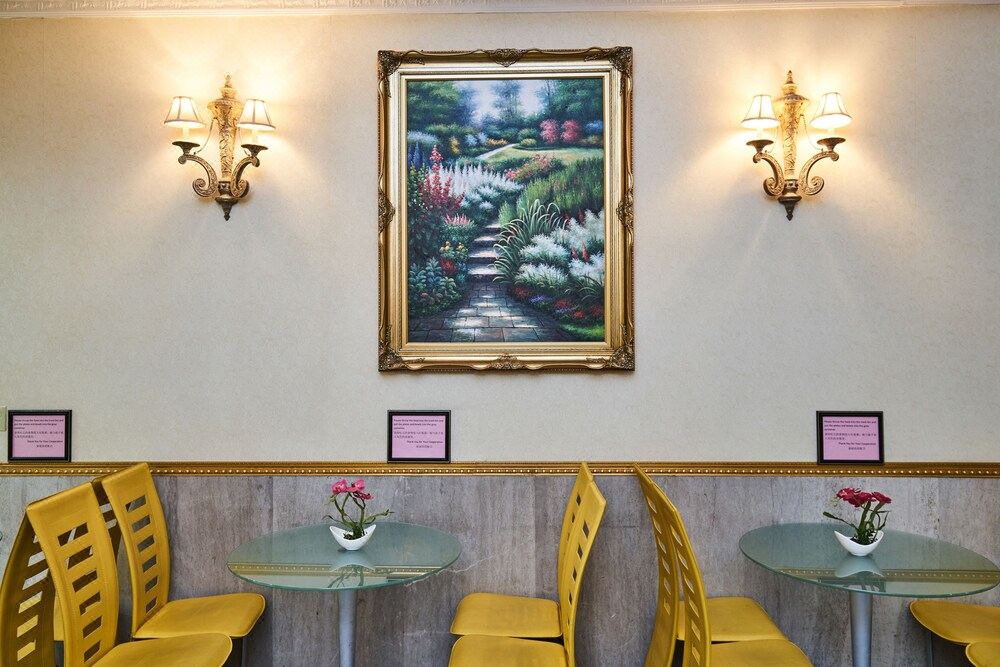 Photo of Livingroom in Flushing Chinatown