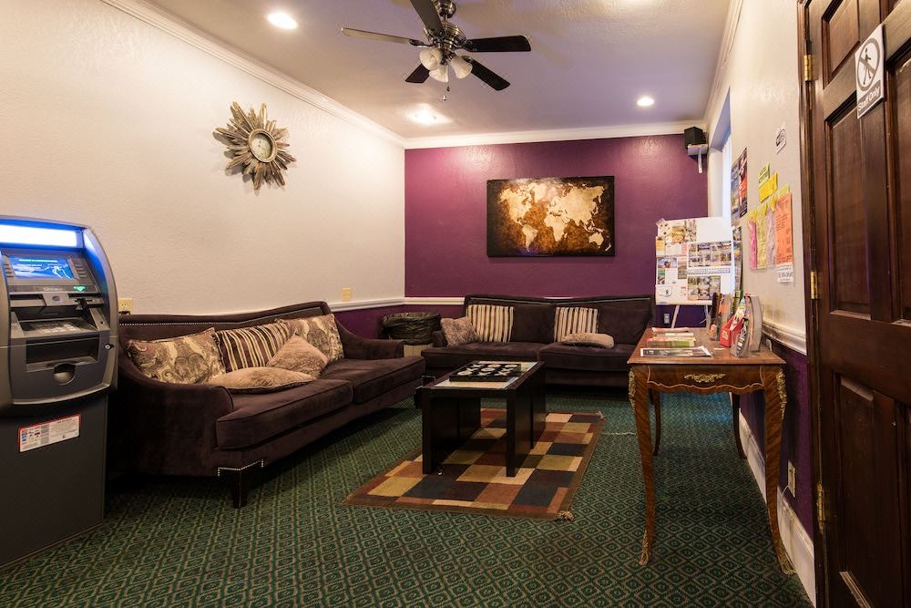 Photo of Livingroom in Lower Nob Hill