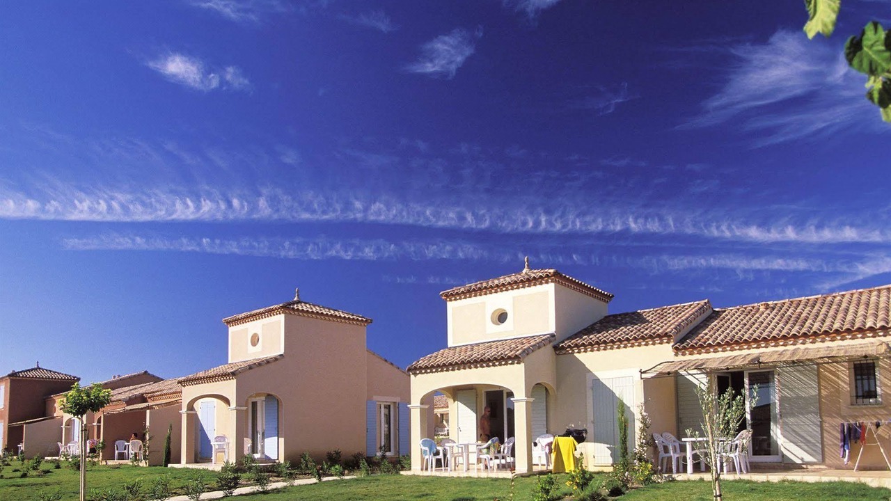 Photo of Buildings in Homps