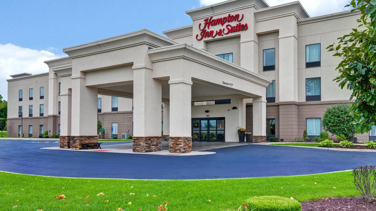 Photo of Buildings in New Hartford