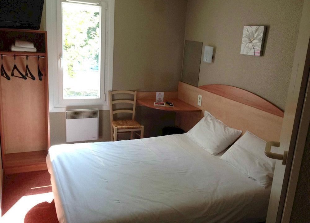 Photo of Bedroom in La Chapelle-Saint-Mesmin