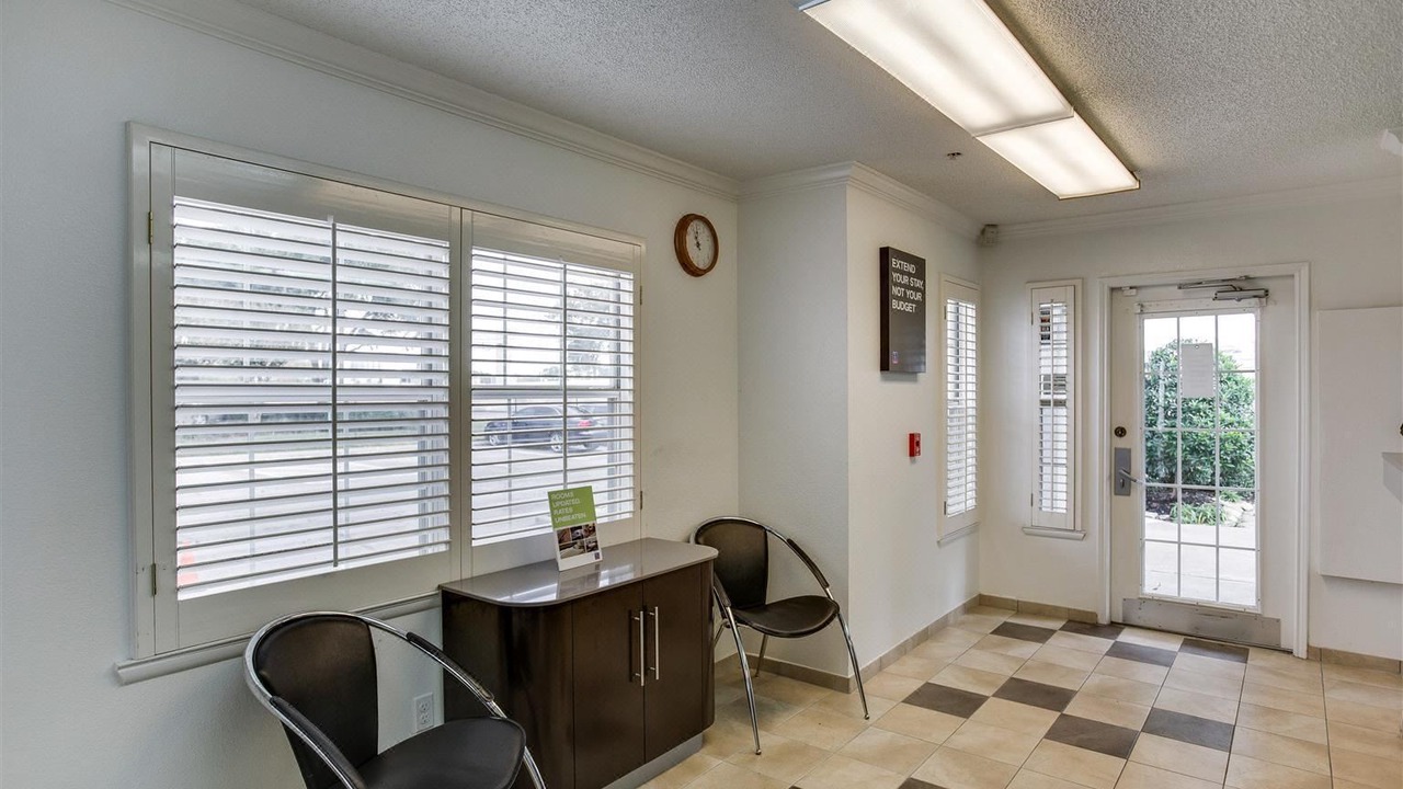 Photo of Livingroom in Westchase