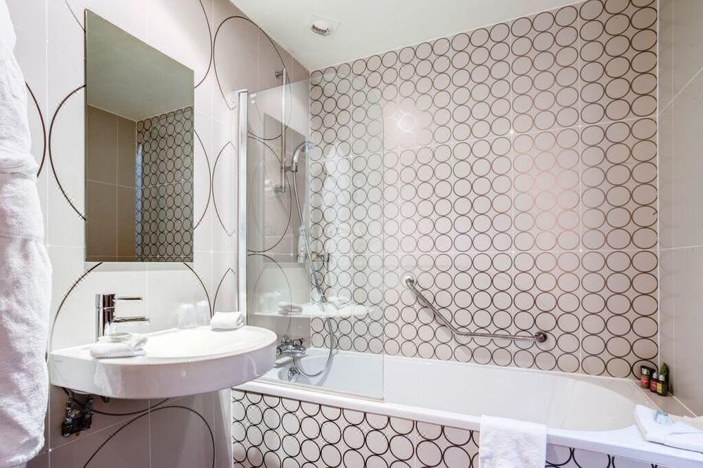 Photo of Bathroom in Val-de-Grace
