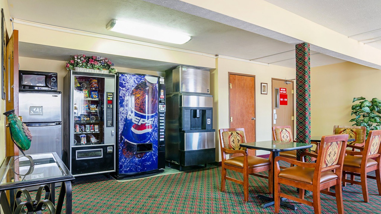Photo of Livingroom in Lansing