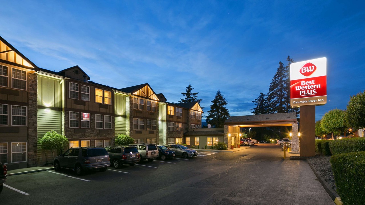 Photo of Buildings in Cascade Locks