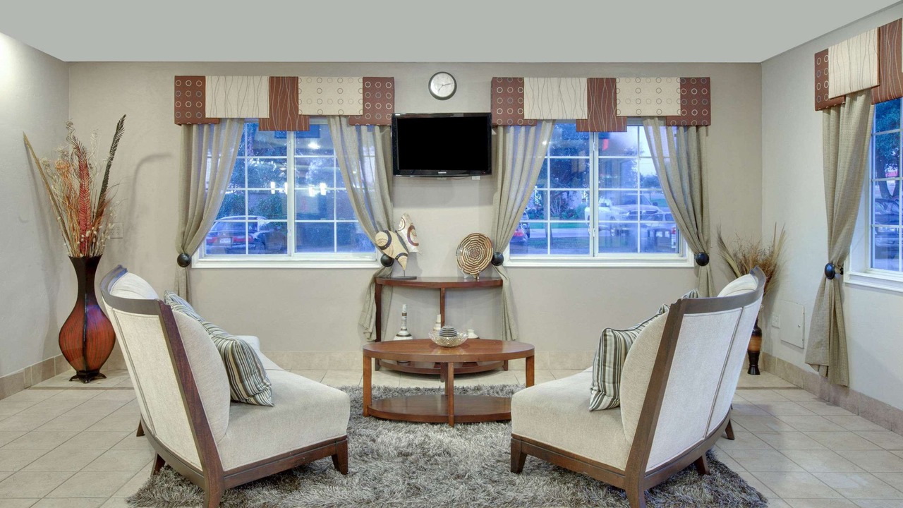 Photo of Livingroom in Mesquite