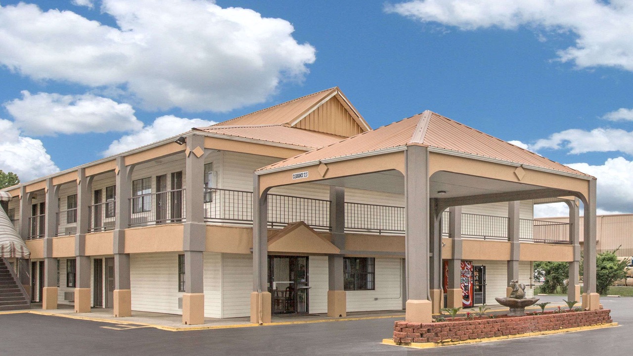 Photo of Buildings in Monroe