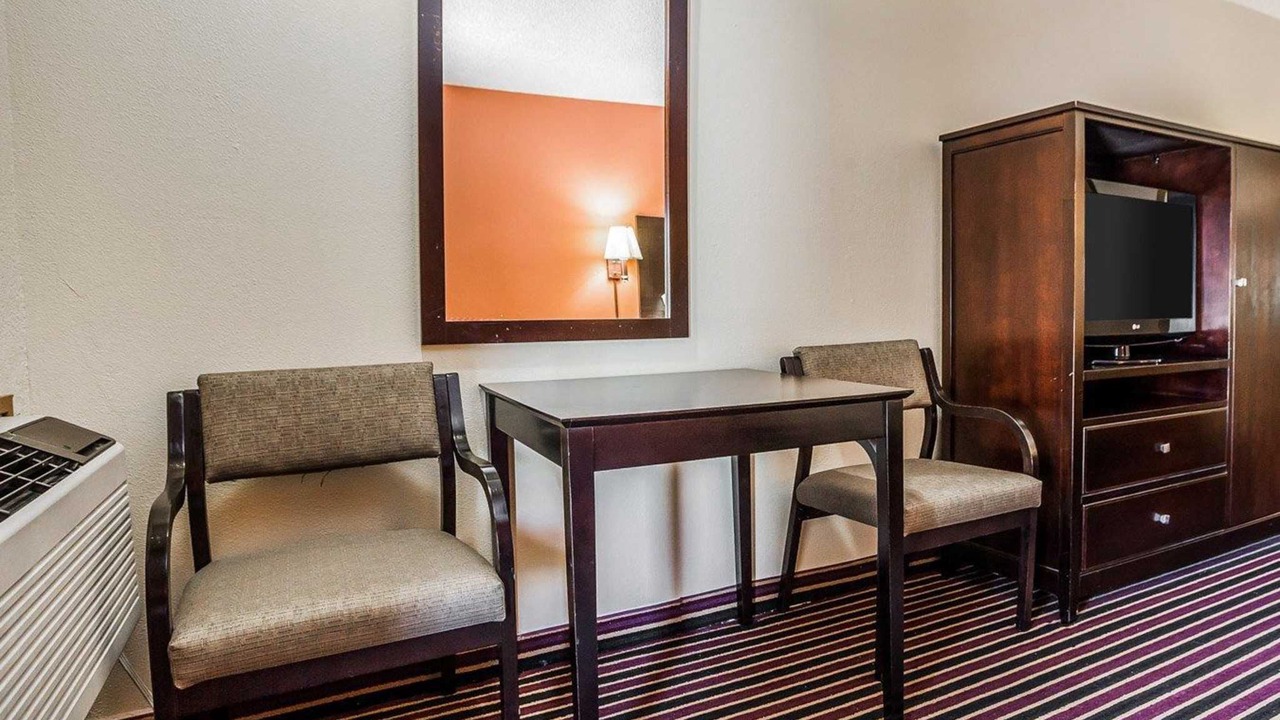 Photo of Livingroom in Urbandale