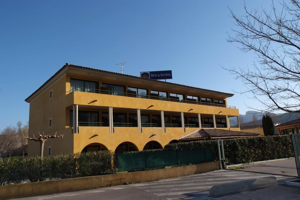 Photo of Buildings in Gemenos