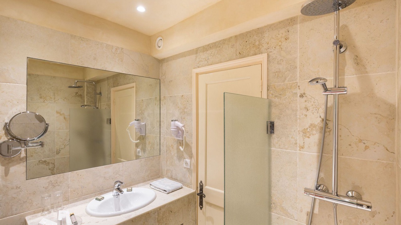 Photo of Bathroom in Tourtour