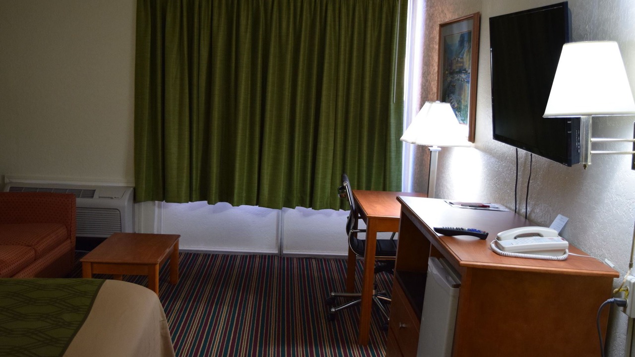 Photo of Livingroom in Tucker