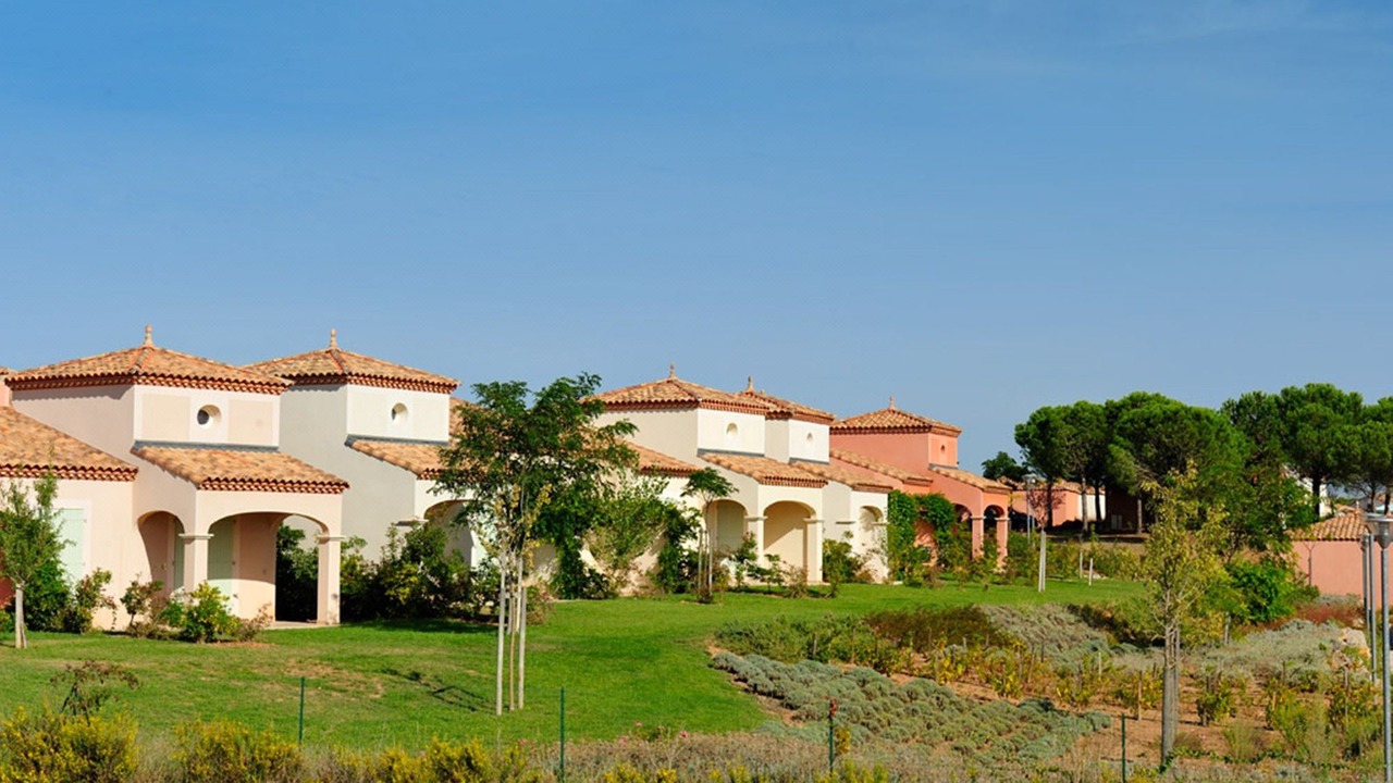 Photo of Buildings in Homps