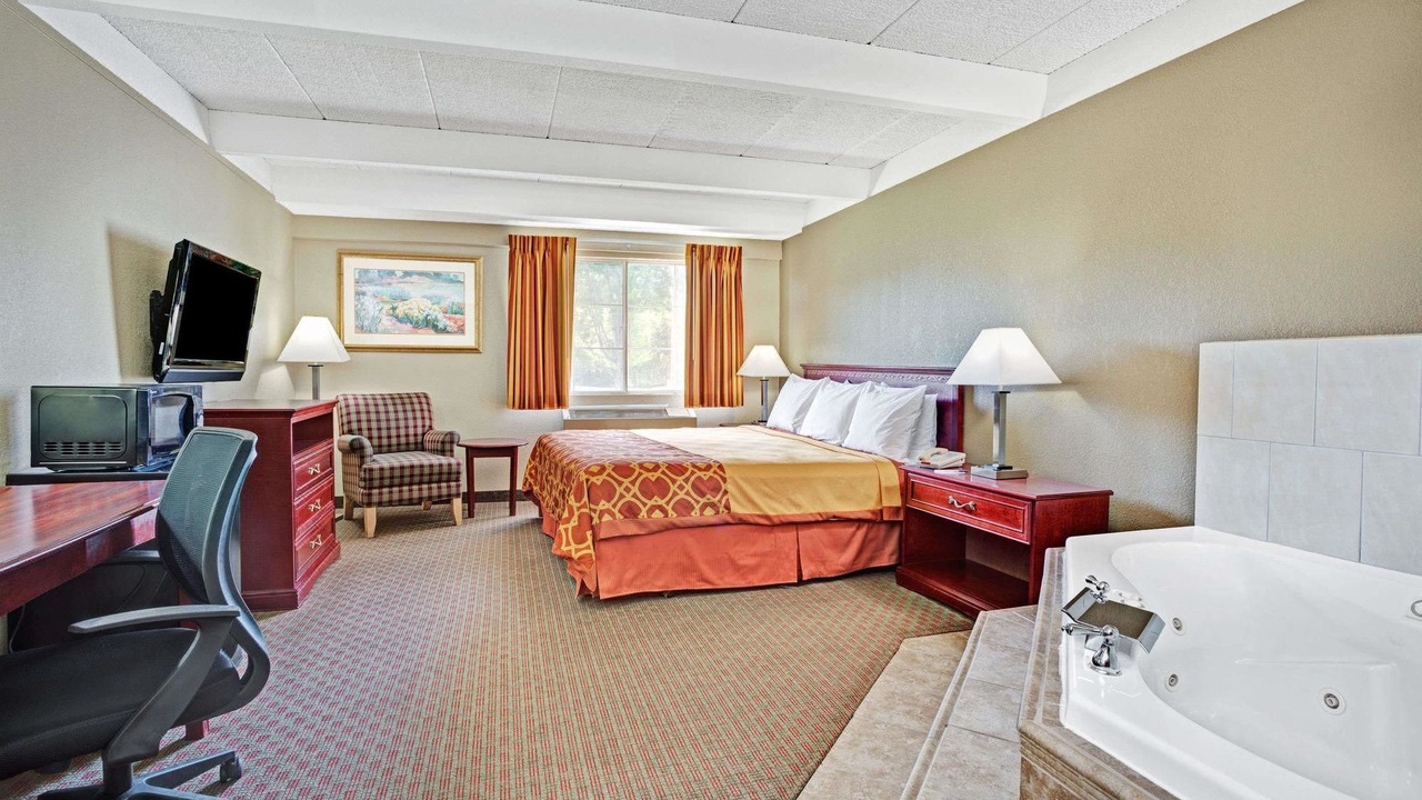 Photo of Livingroom in Iowa City