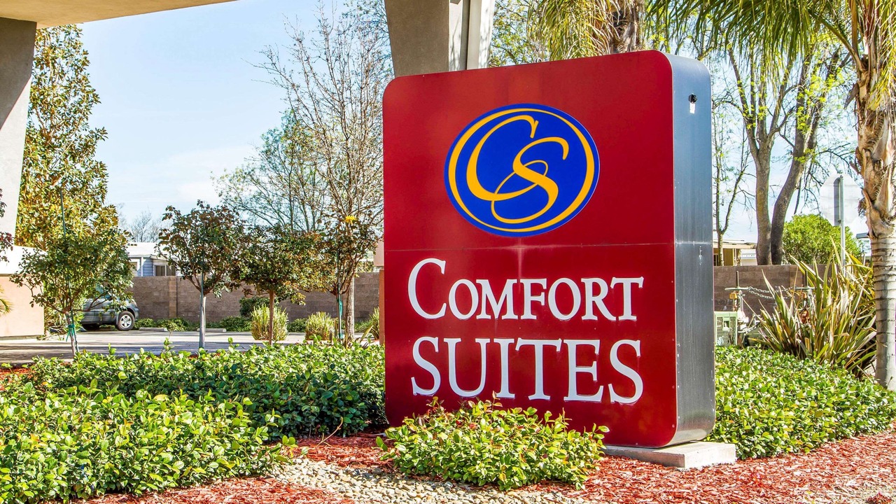 Photo of Buildings in Nut Tree