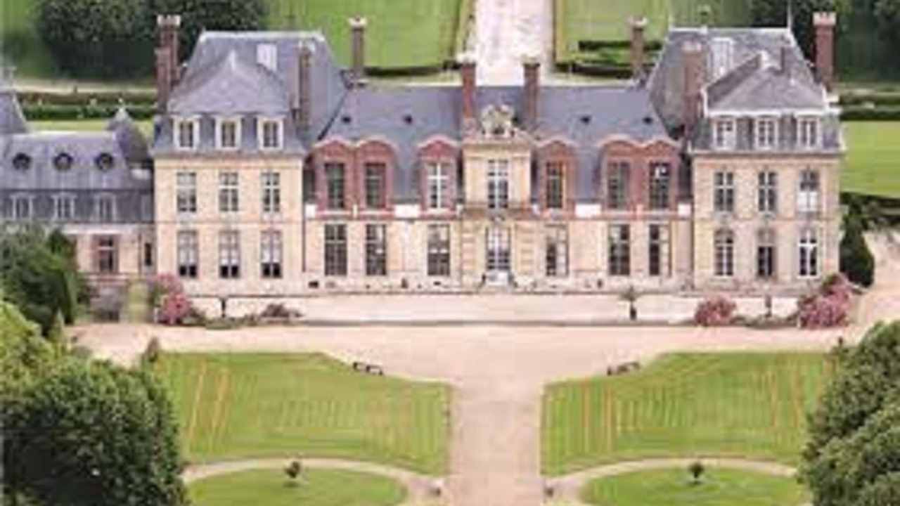 Photo of Buildings in Plaisir