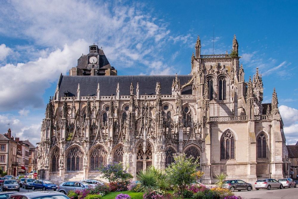 Photo of Buildings in Val-de-Reuil