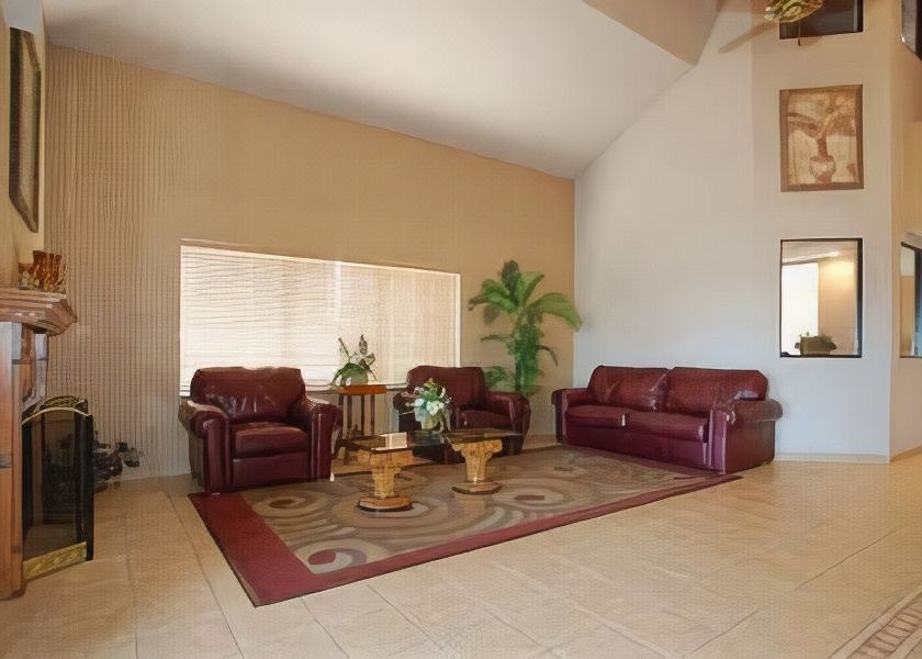 Photo of Livingroom in South Tulsa