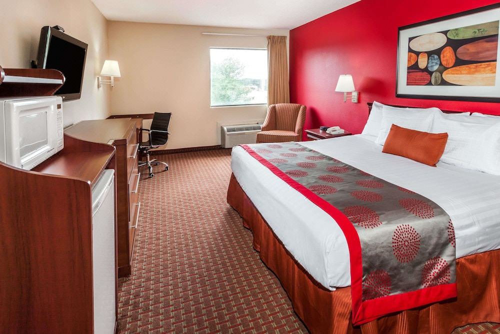 Photo of Bedroom in Locust Grove