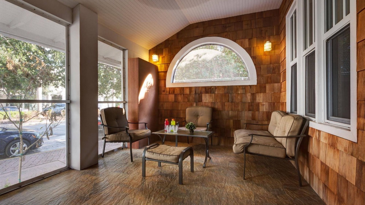 Photo of Livingroom in South Pointe