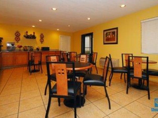 Photo of Livingroom in Center