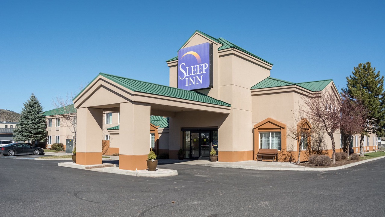 Photo of Buildings in Mountain View District