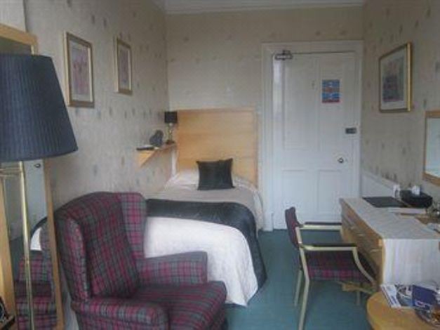 Photo of Livingroom in Newington