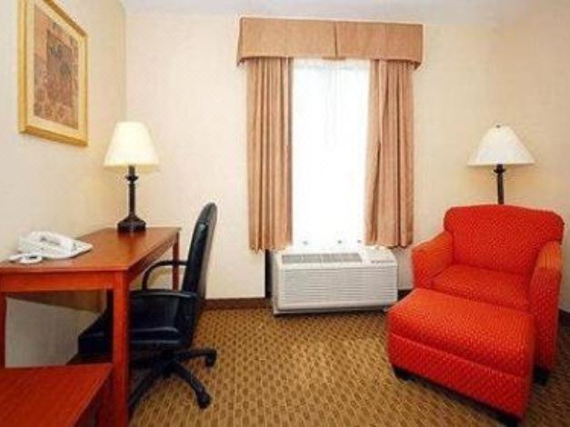 Photo of Livingroom in Sullivan