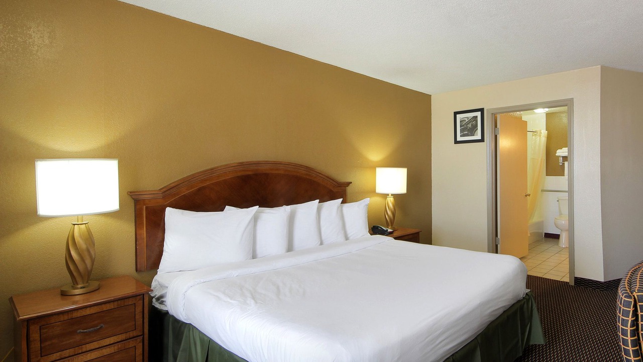 Photo of Bedroom in Shawnee
