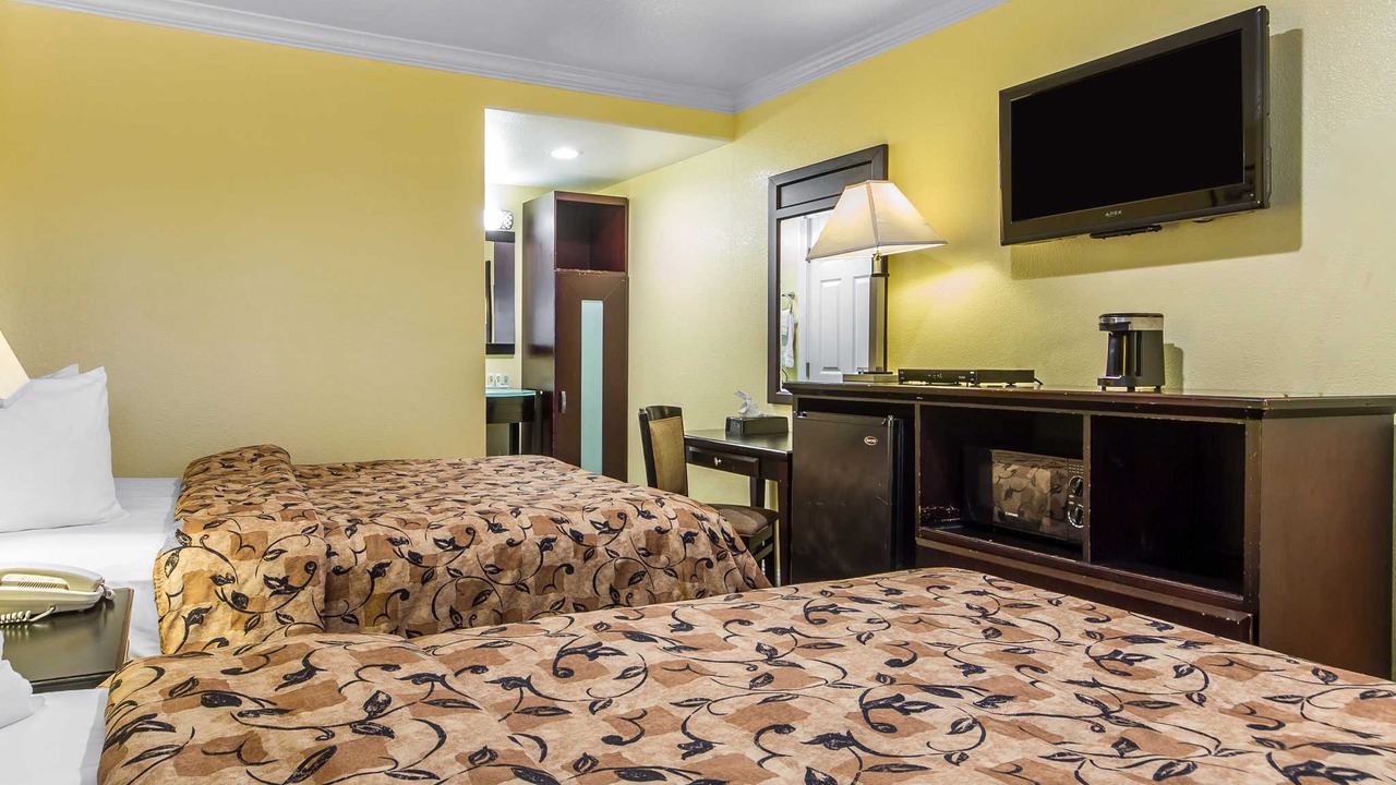 Photo of Bedroom in Central Berkeley