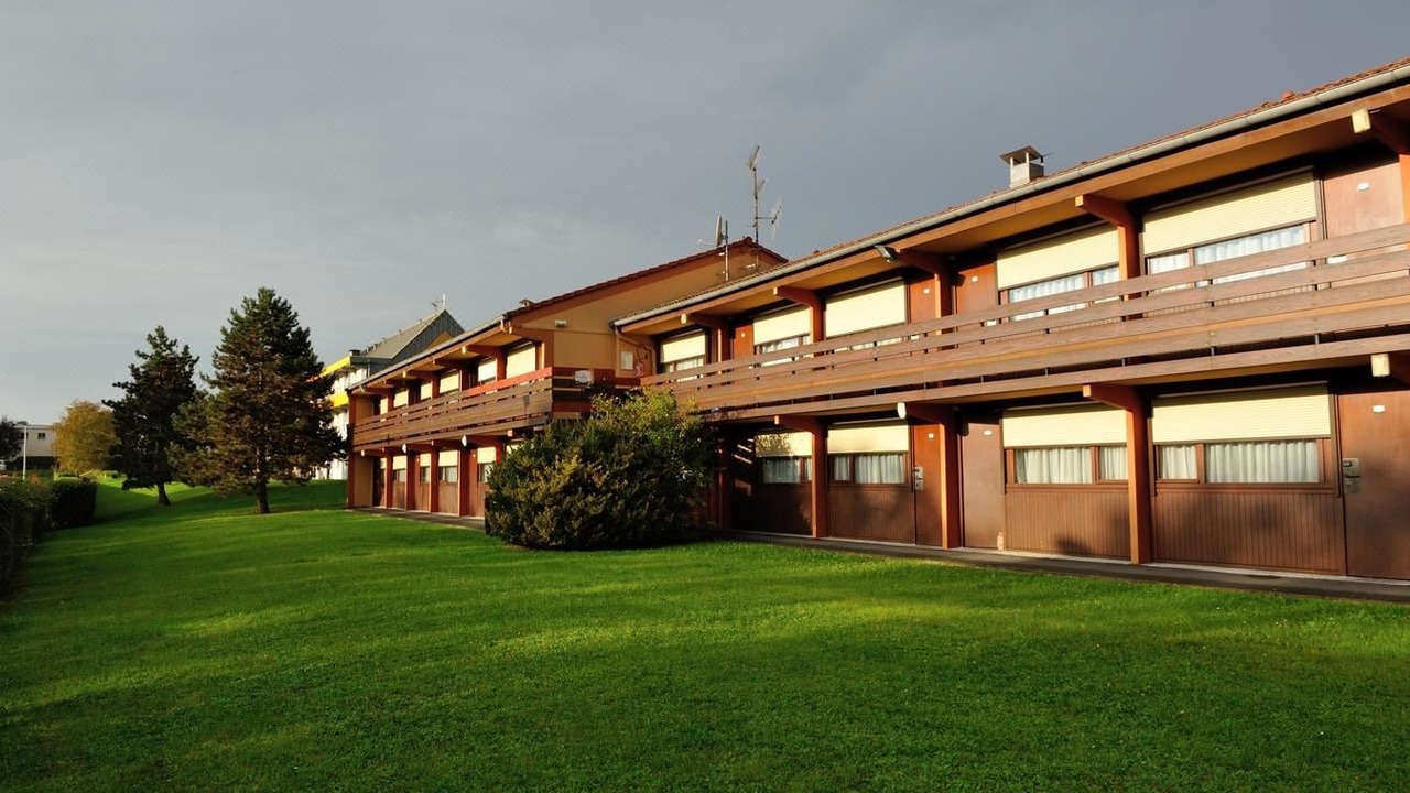Photo of Buildings in Saintes