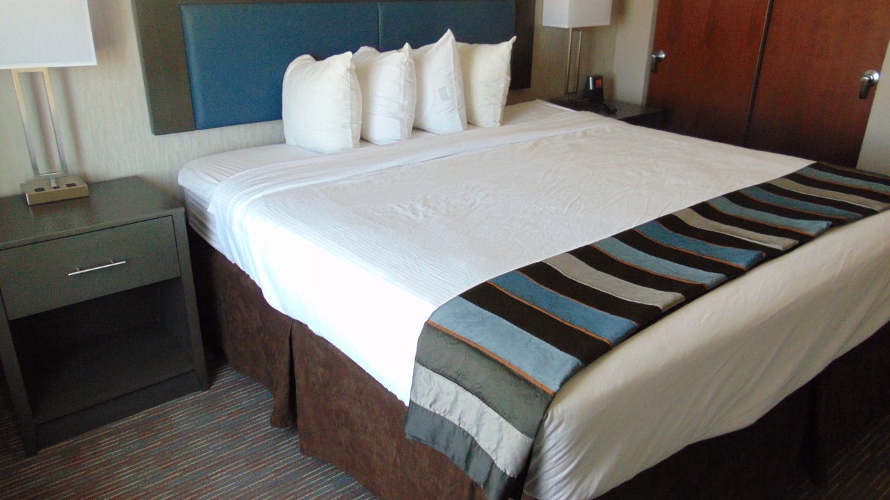 Photo of Bedroom in North by Northwest